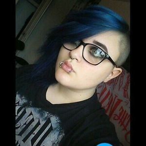 Meet your Posher, Crystal